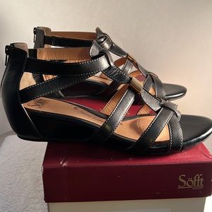 Gently Worn “Soft” Super Cute Women Sandals